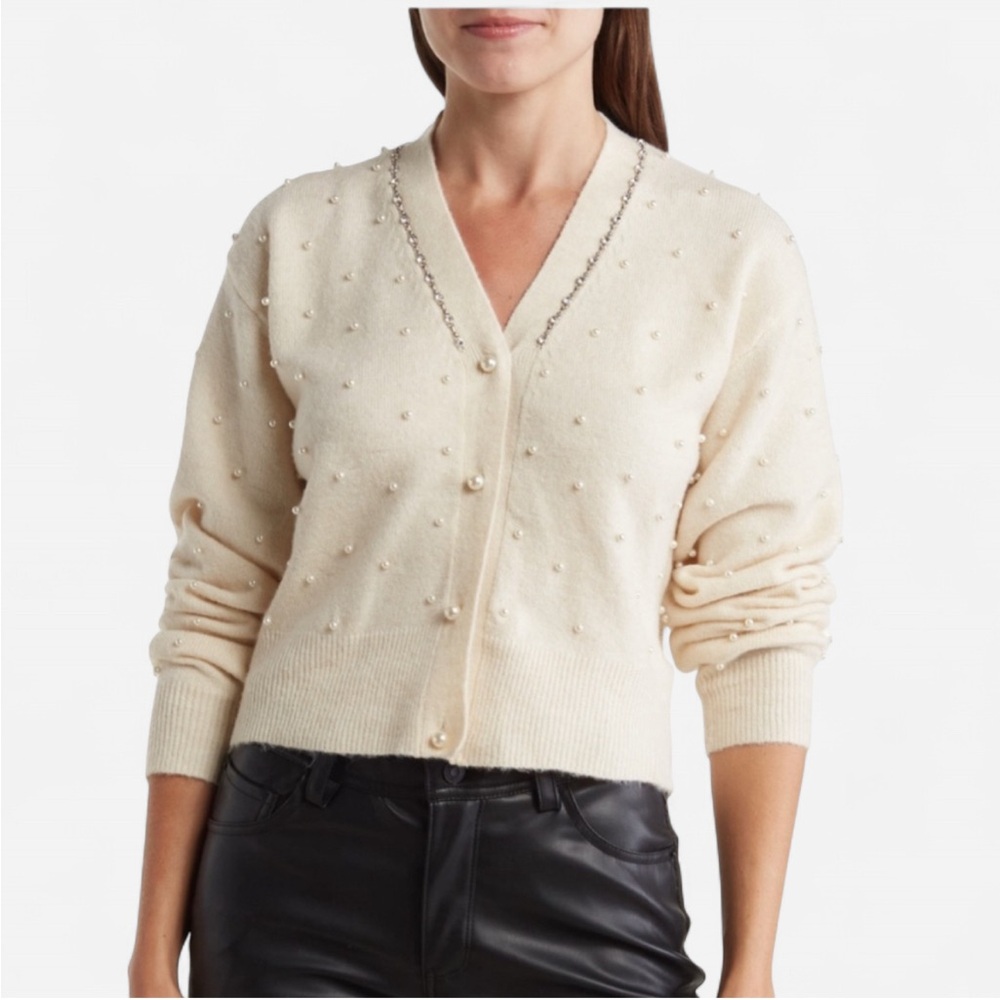 ASTR The Label Women's Cardigan Size M Cream V-Neck Pearl Button Cottagecore